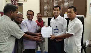 सडक निर्माणको माग गर्दै