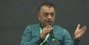 साथमा लिएर अघि