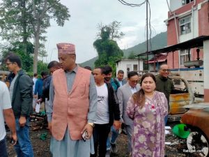 बानियाँ पहिलो पटक सार्वजनिक