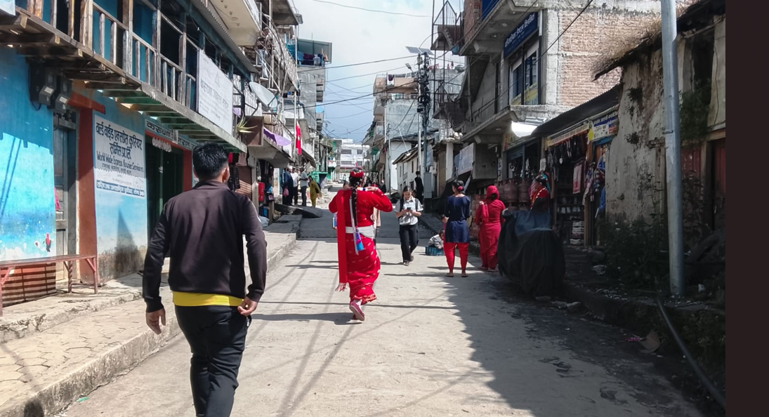 दशैँ सकिएसँगै सुनसान बनेको बाजुराको मार्तडीमा चहलपहल