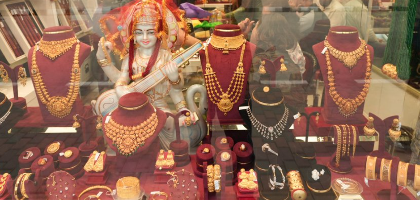 सुनको मूल्य तोलामा २ लाख ५२ हजार २०० कायम, चाँदी महँगियो