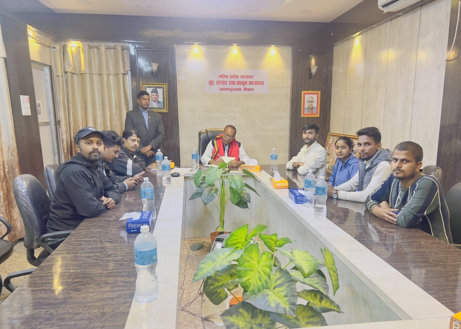 मुख्यमन्त्री यादवलाई ज्ञापन