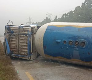 ग्यास बोकेको ट्यांकर