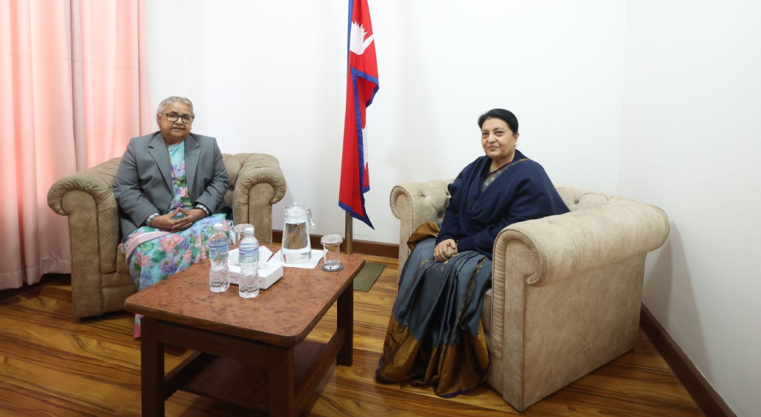 पूर्वराष्ट्रपति भण्डारी आधा घण्टा प्रधानमन्त्रीसँग कुरा गरेर फर्किइन्