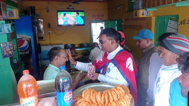 उम्मेदवारद्वारा घुम्ती होली मिलन