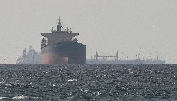 इरानमाथि अमेरिकी दबाब , होर्मुज स्ट्रीटमा नाकाबन्दीको घोषणा