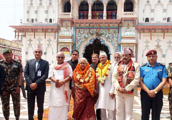 प्रधानमन्त्री कार्कीद्वारा जानकी मन्दिरमा पूजापाठ