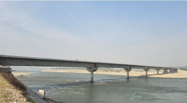  कर्णाली नदीको सनकट्टीमा पुल निर्माण अन्तिम चरणमा ,डुङ्गाको सहायतामा नदी तर्नुपर्ने बाध्यता अन्त्य हुँदै   