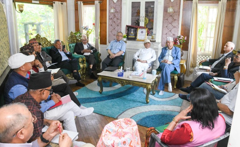 एमाले सचिवालयमा अल्पमतमा ओली, अब केन्द्रिय कमिटीको आस