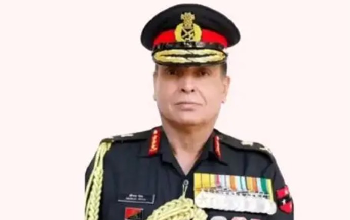 भारतीय प्रधानसेनापति सेठलाई नेपाली सेनाको मानार्थ महारथीको दर्जा प्रदान गरिँदै
