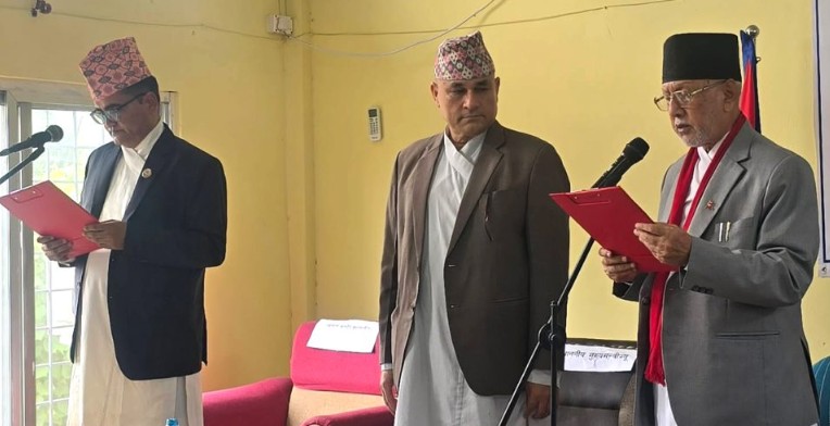 सुदूरपश्चिमका नवनियुक्त मुख्यमन्त्री भट्टले लिए शपथ