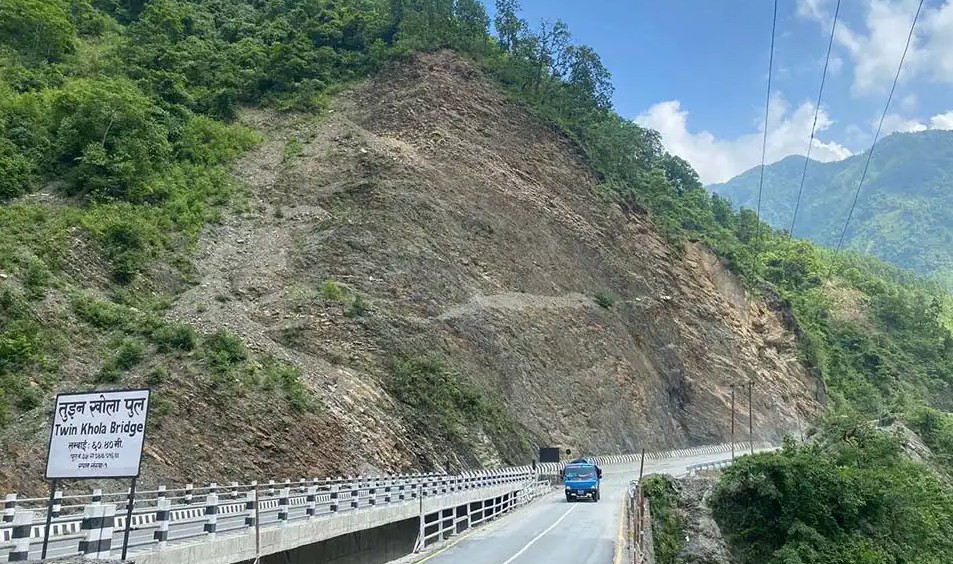 नारायणगढ-मुग्लिन सडक आजदेखि आंशिक बन्द