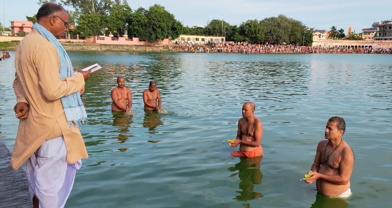 पितृ तर्पण आजदेखि सुरु, भोलिदेखि सोह्र श्राद्ध