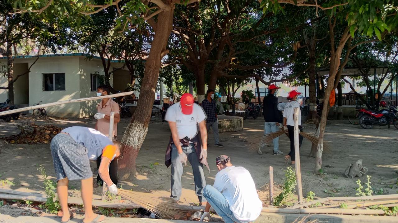 ‘सफा गरौँ’ अभियानअन्तर्गत राजदेवी मन्दिर र आसपासका क्षेत्रमा सरसफाइ